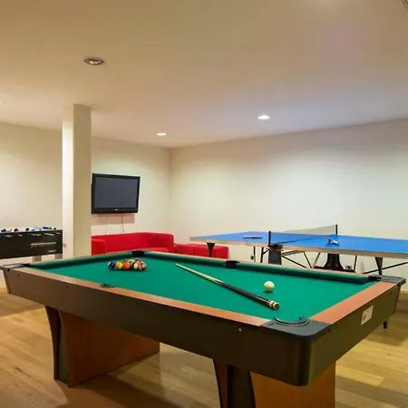 Apartment 4br Stylish With Sauna And Pool- What'app - 0034-635-520-036 - For Reservations!! Verbier