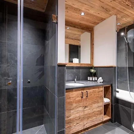 4br Stylish With Sauna And Pool- What'app - 0034-635-520-036 - For Reservations!!